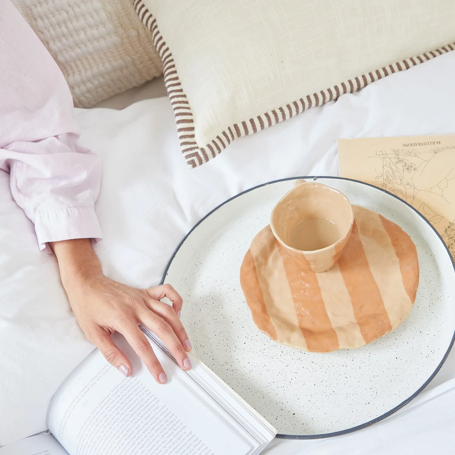 Blanket Stitch White Quilt Cover Set - Image 6