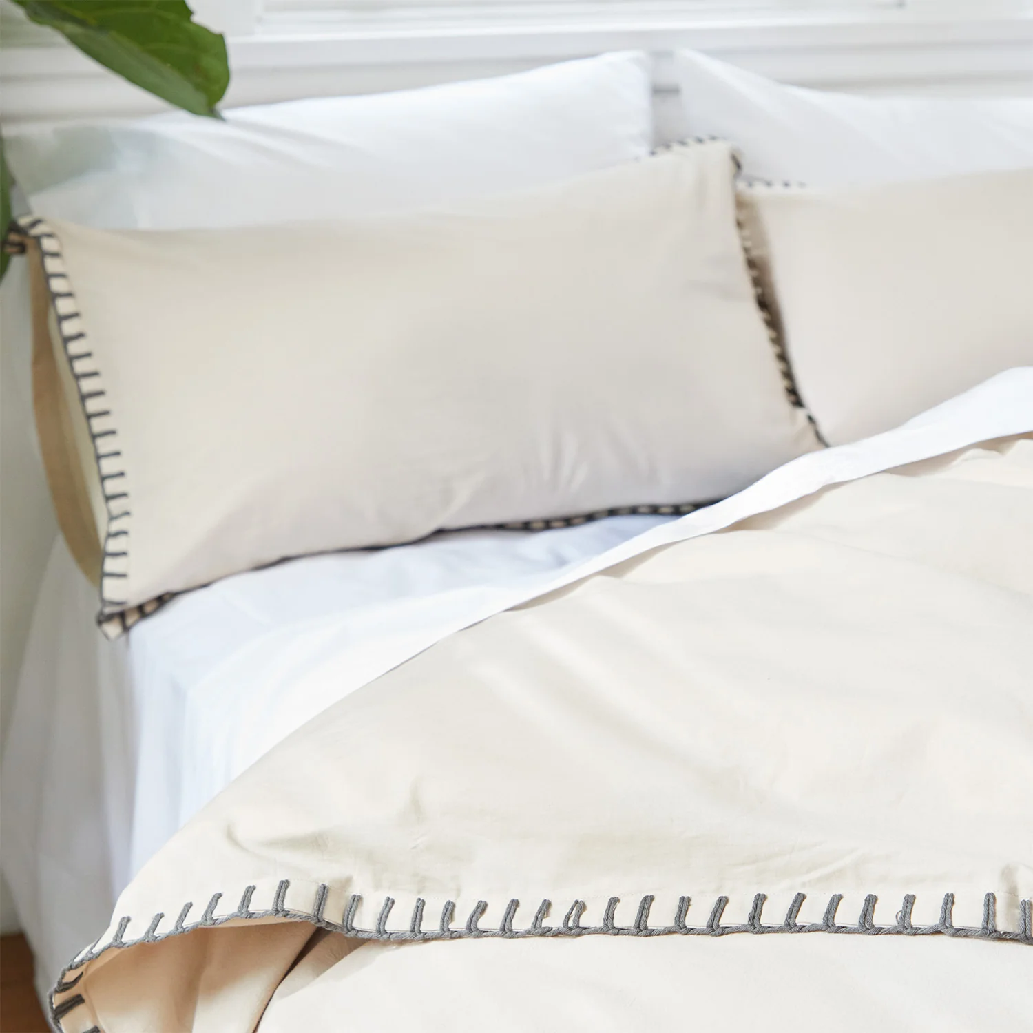 Blanket Stitch Oatmeal Quilt Cover Set - Image 4